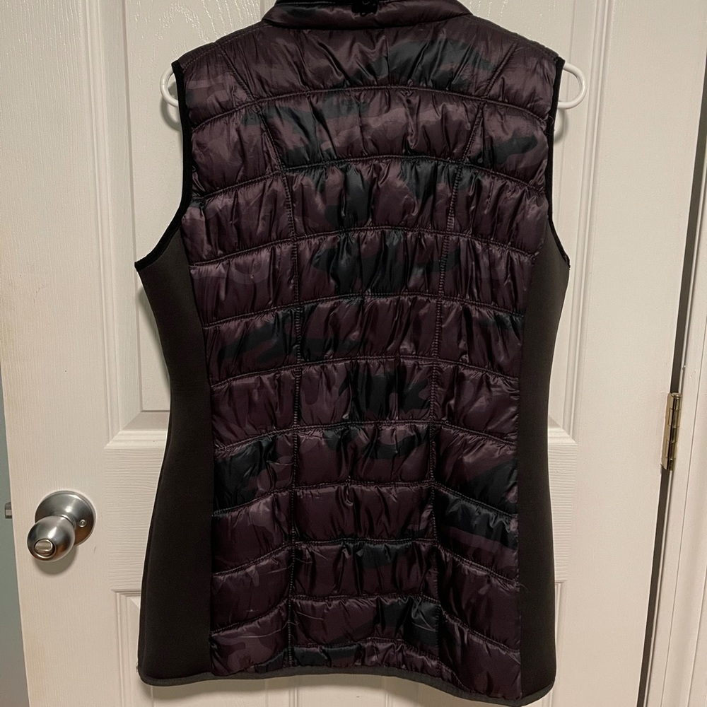 Michael Kors Camo Print Puffer Vest - Picture 2 of 5